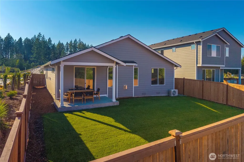 3939 Flat Top Drive Bremerton WA 98312