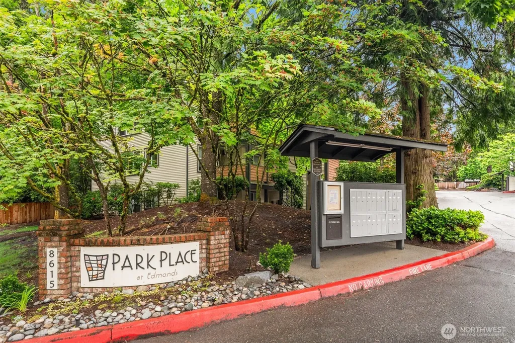 8615 238th Street SW Edmonds WA 98026