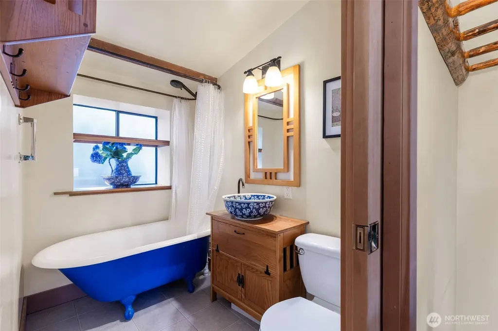 2437 Eddy Street Port Townsend WA 98368