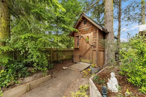 2437 Eddy Street Port Townsend WA 98368