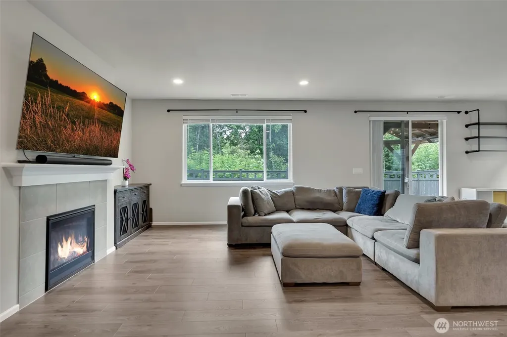 32670 Stuart Avenue SE Black Diamond WA 98010