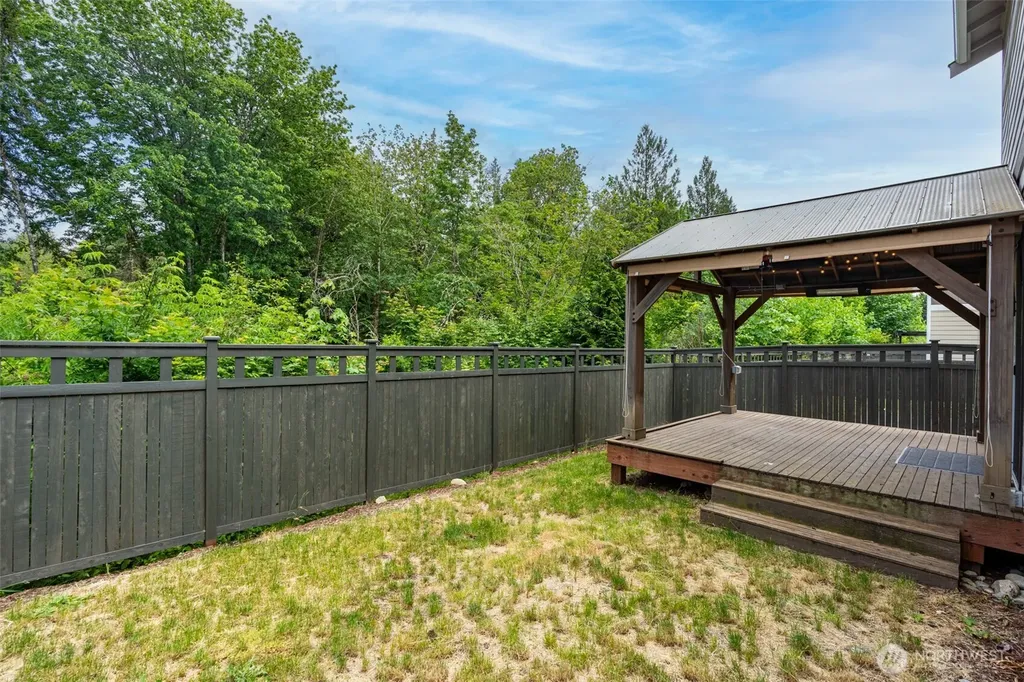 32670 Stuart Avenue SE Black Diamond WA 98010