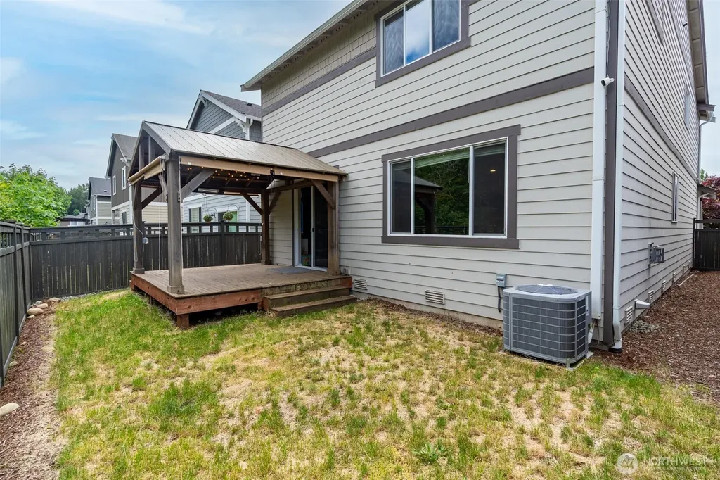 32670 Stuart Avenue SE Black Diamond WA 98010