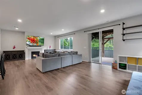 32670 Stuart Avenue SE Black Diamond WA 98010
