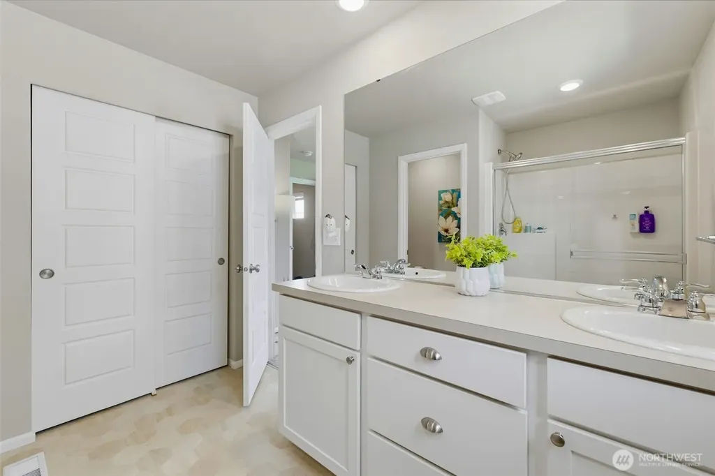 32467 Tolmie Lane Black Diamond WA 98010