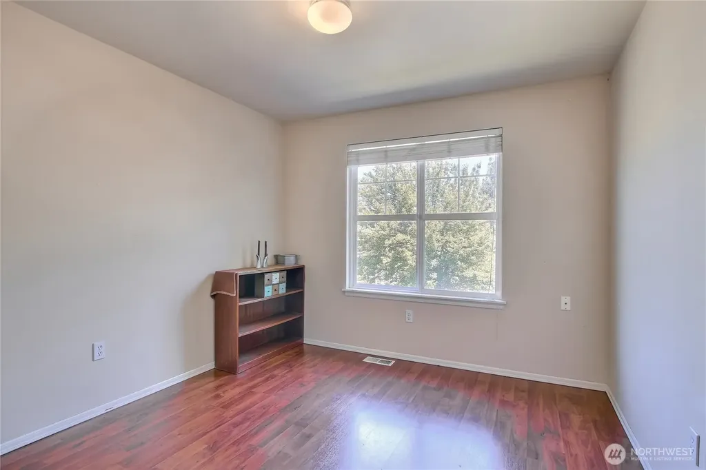 3202 Parkside Circle NE Tacoma WA 98422