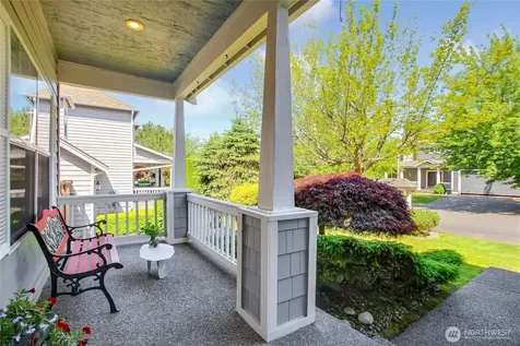 3202 Parkside Circle NE Tacoma WA 98422