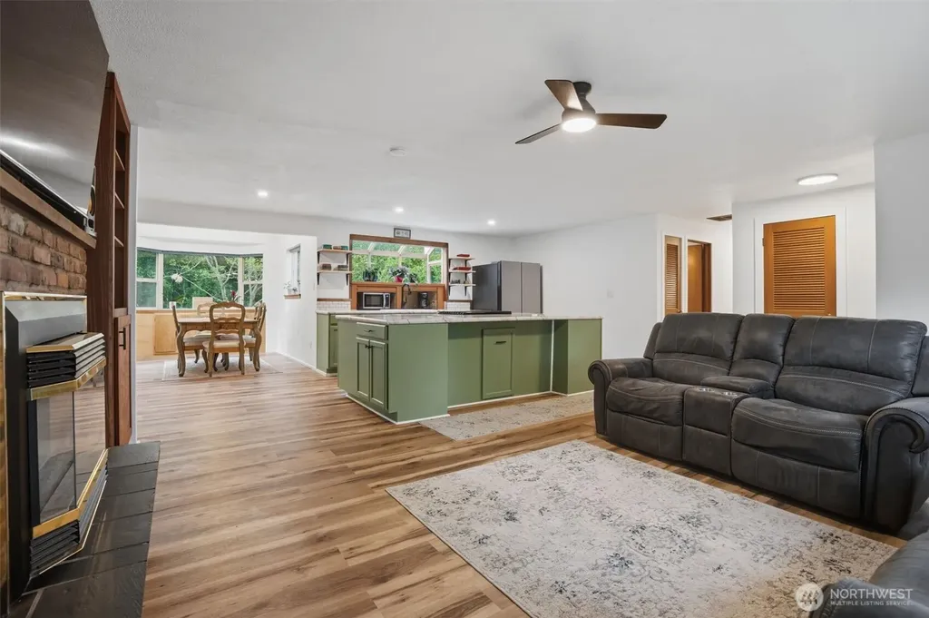 2349 SE Sinclair View Drive Port Orchard WA 98366