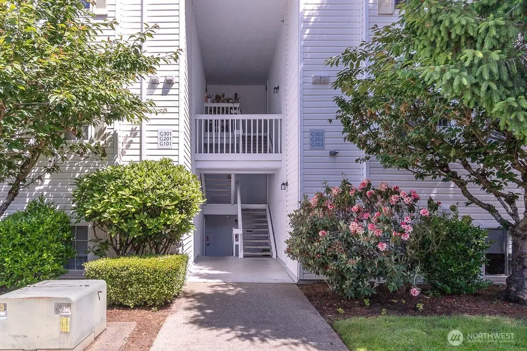 11002 SE Petrovitsky Road Renton WA 98055