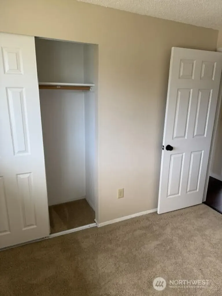 1306 Sherwood Court E Tacoma WA 98445