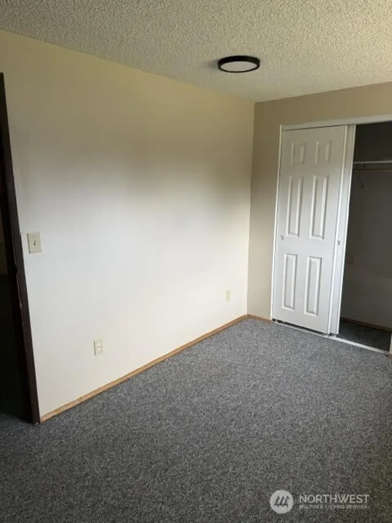1306 Sherwood Court E Tacoma WA 98445