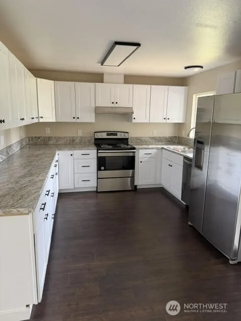 1306 Sherwood Court E Tacoma WA 98445