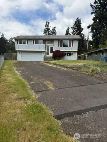 1306 Sherwood Court E Tacoma WA 98445