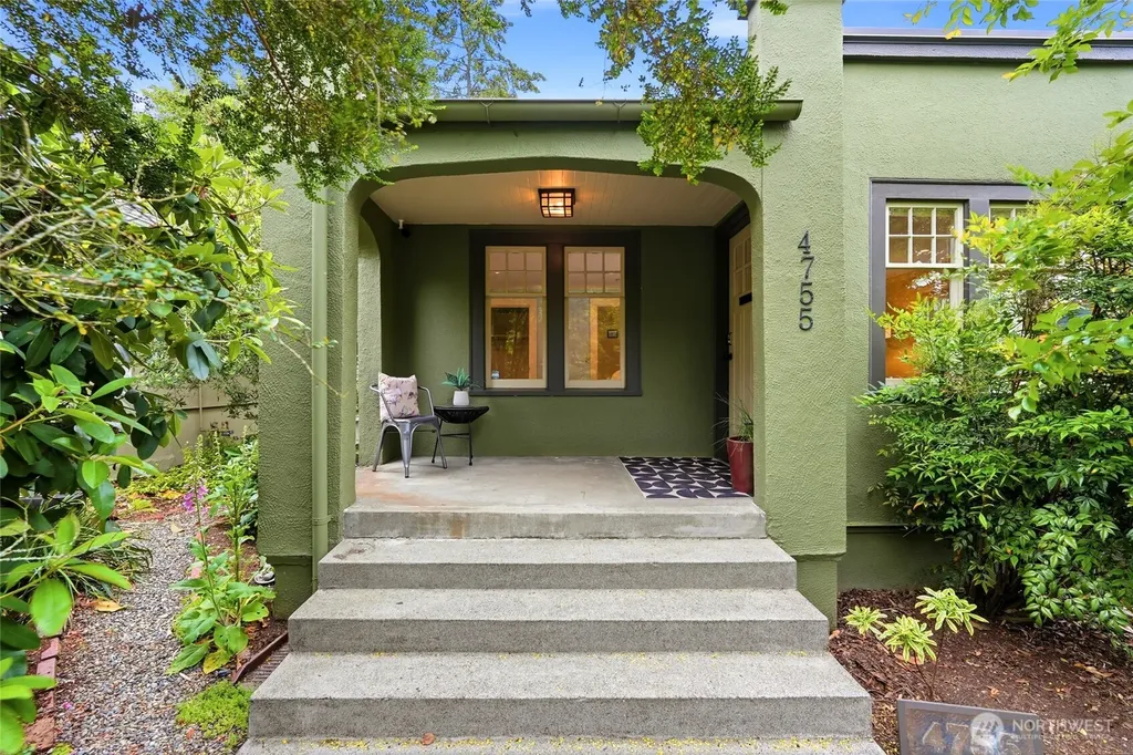 4755 39th Avenue S Seattle WA 98118