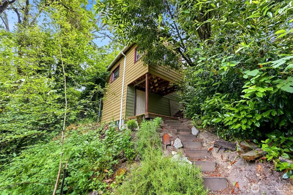 4755 39th Avenue S Seattle WA 98118