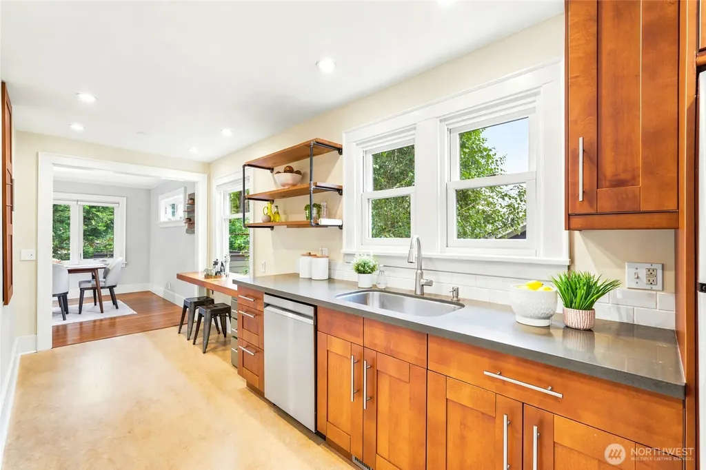4755 39th Avenue S Seattle WA 98118