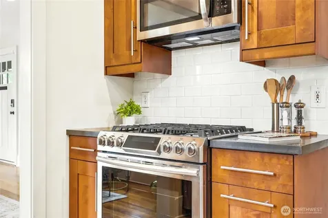 4755 39th Avenue S Seattle WA 98118