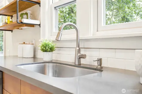 4755 39th Avenue S Seattle WA 98118