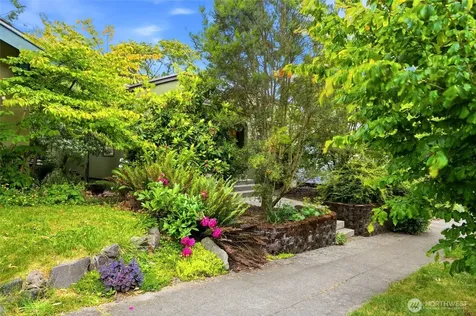 4755 39th Avenue S Seattle WA 98118