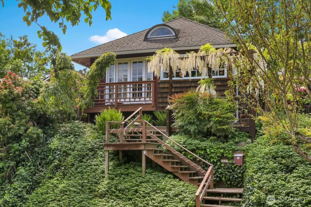 4229 46th Avenue S Seattle WA 98118