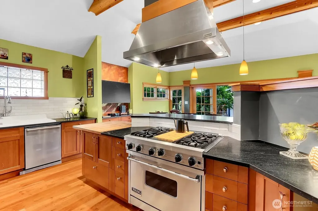 4229 46th Avenue S Seattle WA 98118