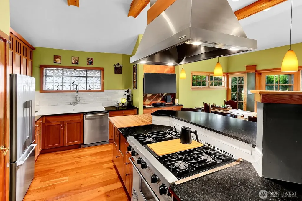 4229 46th Avenue S Seattle WA 98118