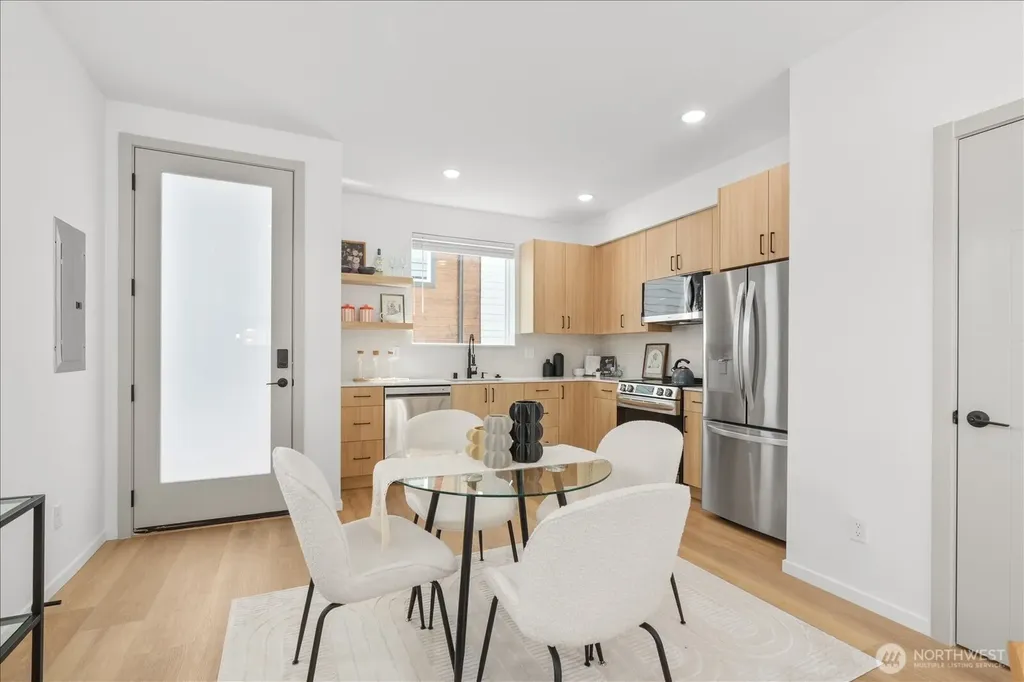 10338 Wallingford Avenue N Seattle WA 98133