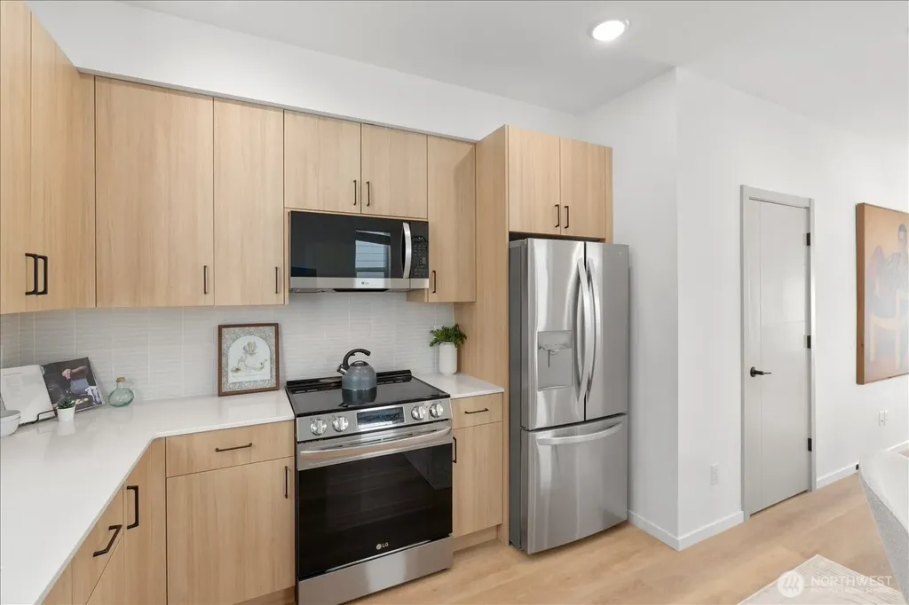 10338 Wallingford Avenue N Seattle WA 98133
