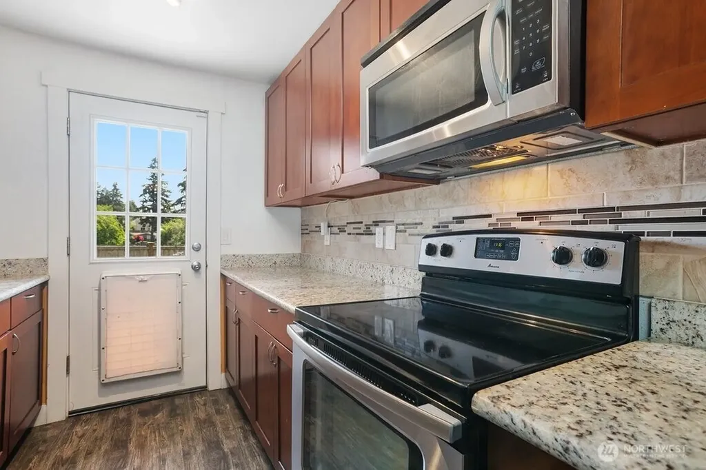 1951 E 65th Street Tacoma WA 98404