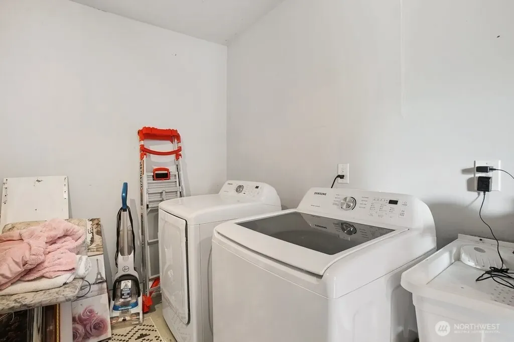 1951 E 65th Street Tacoma WA 98404