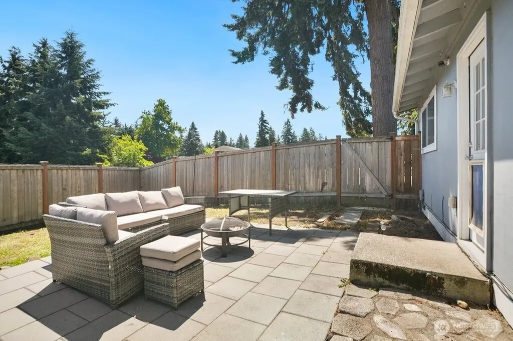1951 E 65th Street Tacoma WA 98404