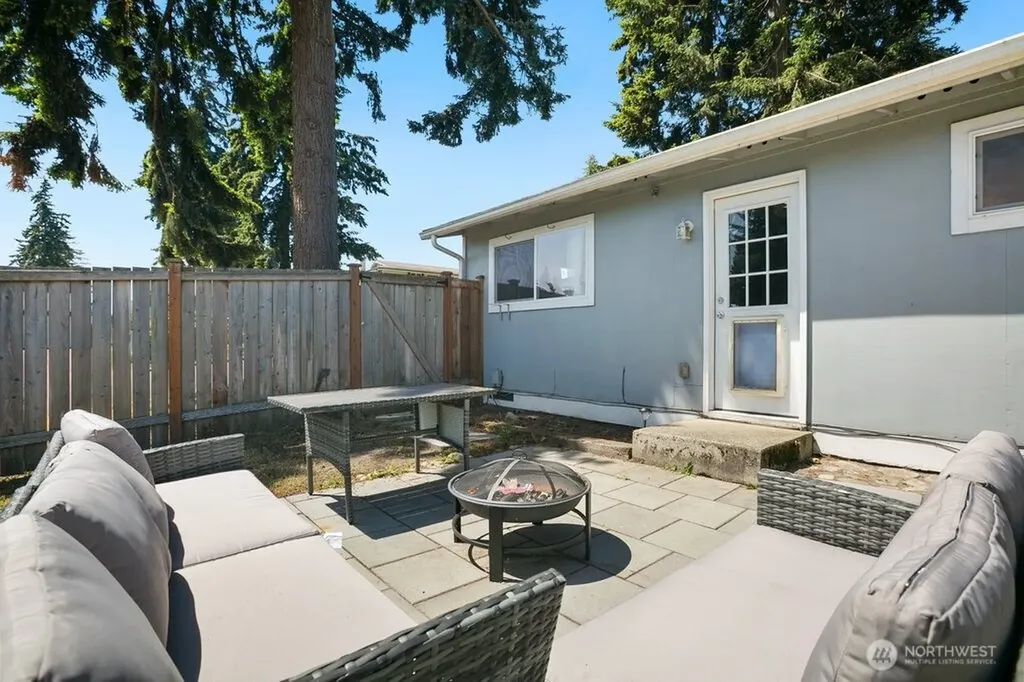 1951 E 65th Street Tacoma WA 98404