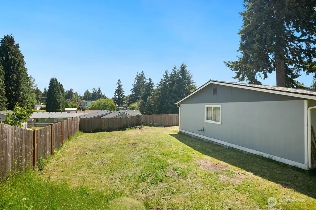 1951 E 65th Street Tacoma WA 98404