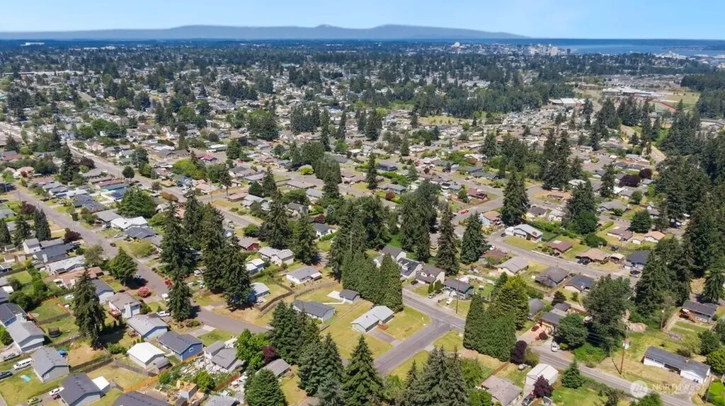 1951 E 65th Street Tacoma WA 98404