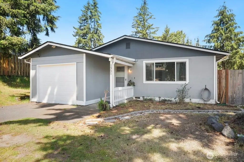 1951 E 65th Street Tacoma WA 98404