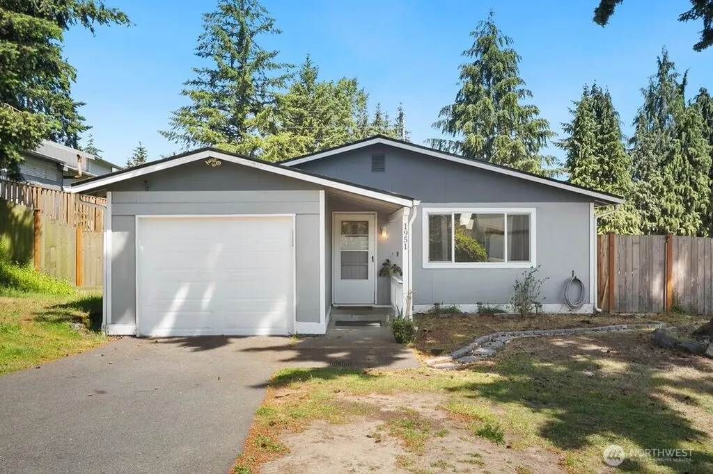 1951 E 65th Street Tacoma WA 98404