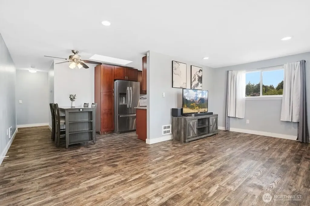 1951 E 65th Street Tacoma WA 98404