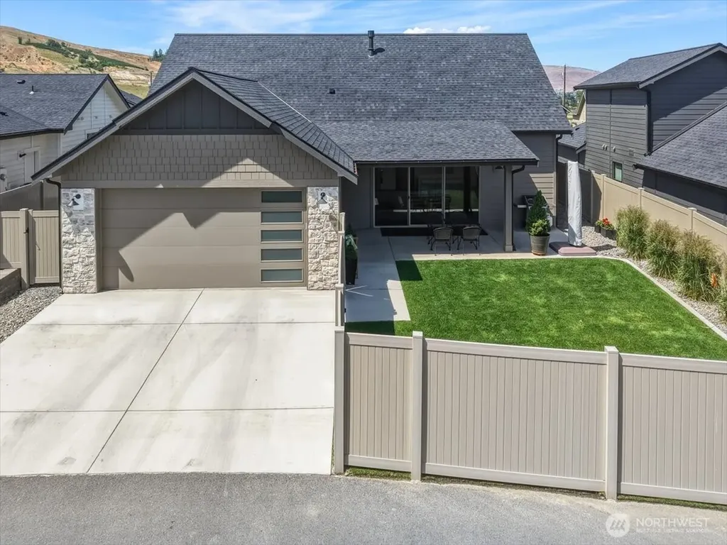 913 Racine Springs Drive Wenatchee WA 98801