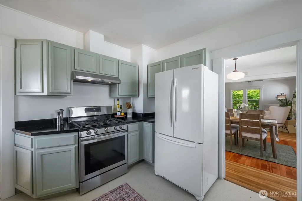 906 19th Avenue Seattle WA 98122