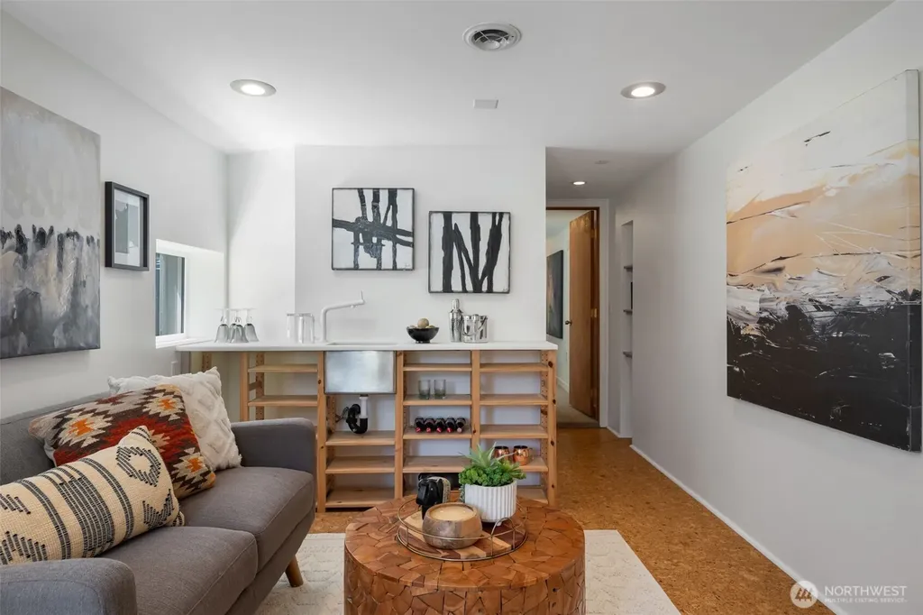 906 19th Avenue Seattle WA 98122