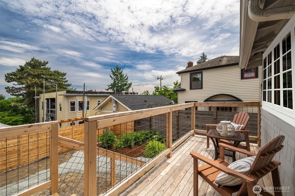 906 19th Avenue Seattle WA 98122