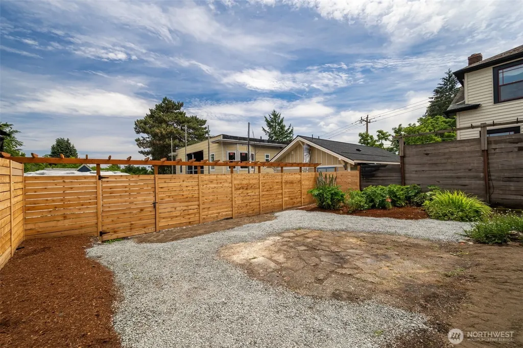 906 19th Avenue Seattle WA 98122