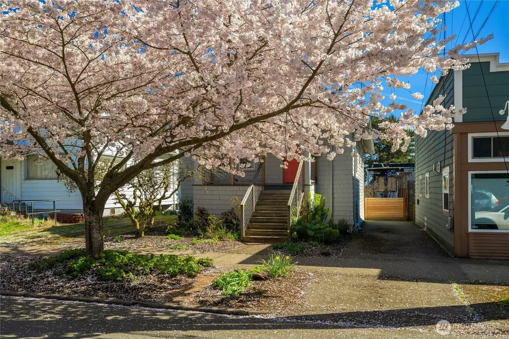 906 19th Avenue Seattle WA 98122