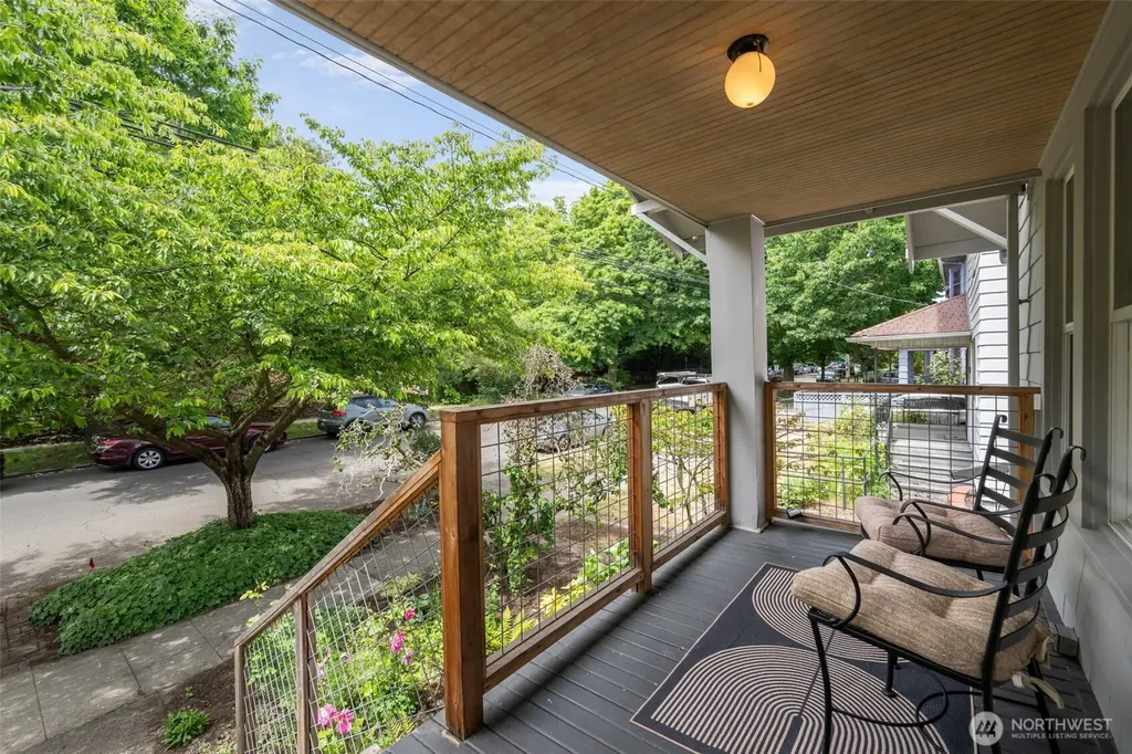 906 19th Avenue Seattle WA 98122