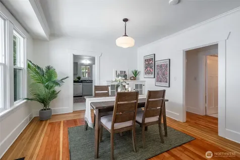 906 19th Avenue Seattle WA 98122