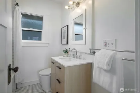 906 19th Avenue Seattle WA 98122