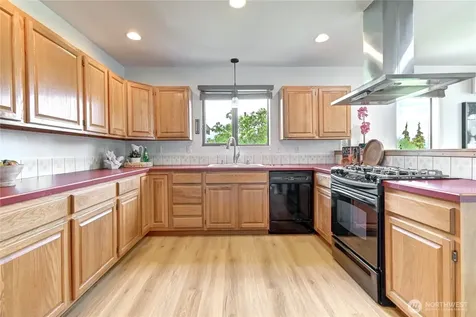 9315 36th Avenue SE Everett WA 98208