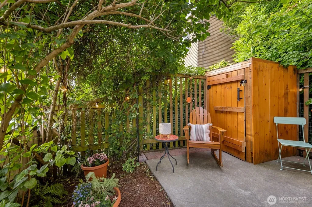 2203 Yale Avenue E Seattle WA 98102