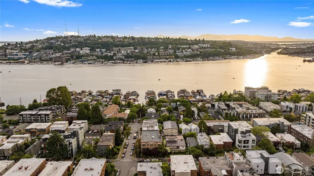 2203 Yale Avenue E Seattle WA 98102
