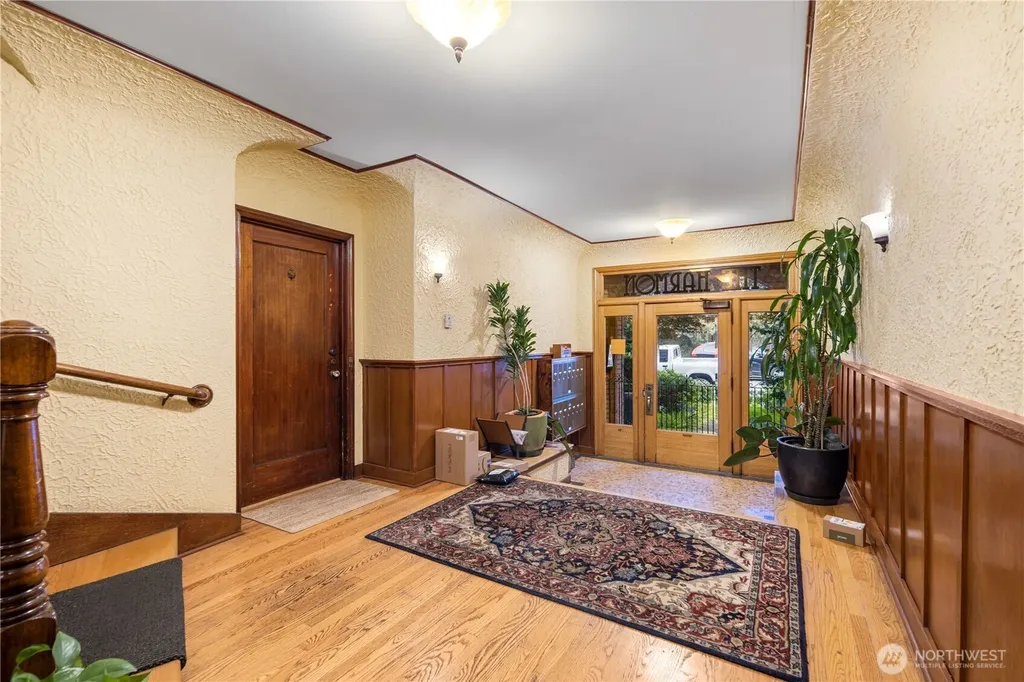 2203 Yale Avenue E Seattle WA 98102
